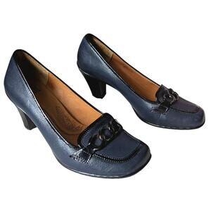 Sofft Rona Leather Comfort Heels in Navy Blue with Black Chain Detail Size 7.5